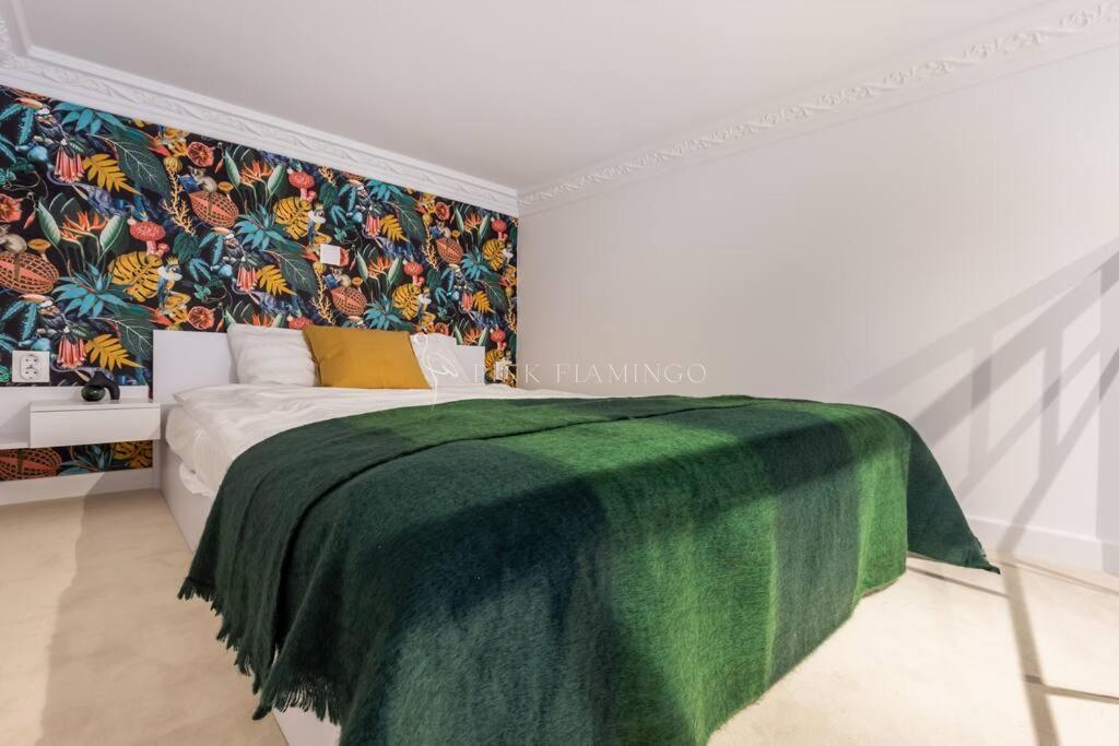 Elegant Near Hungarian Museum By Pink Flamingo Apartment *